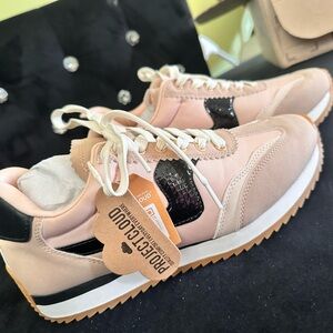 Chic Pink and Black Women's Sneakers